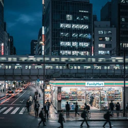 まだオフィスにおる