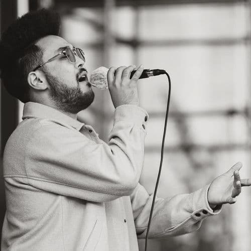 Ирээдүйг өнгөлнө